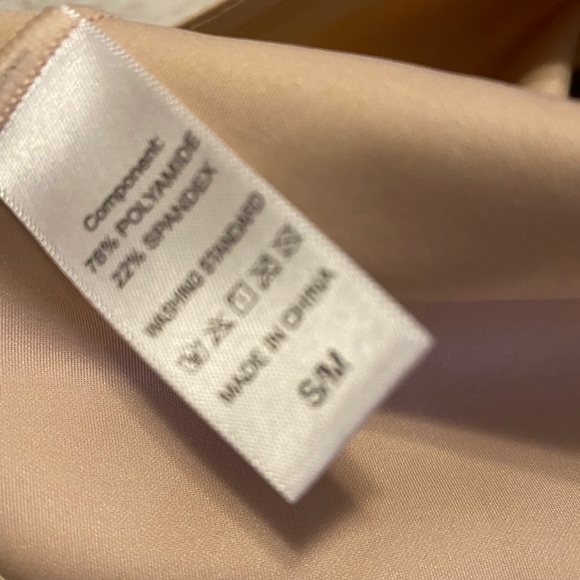 Woman’s beige cami body shaper S/M. - Picture 5 of 5